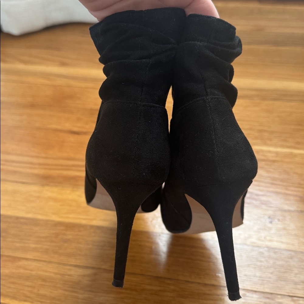 Pointed toe Booties - Picture 5 of 9